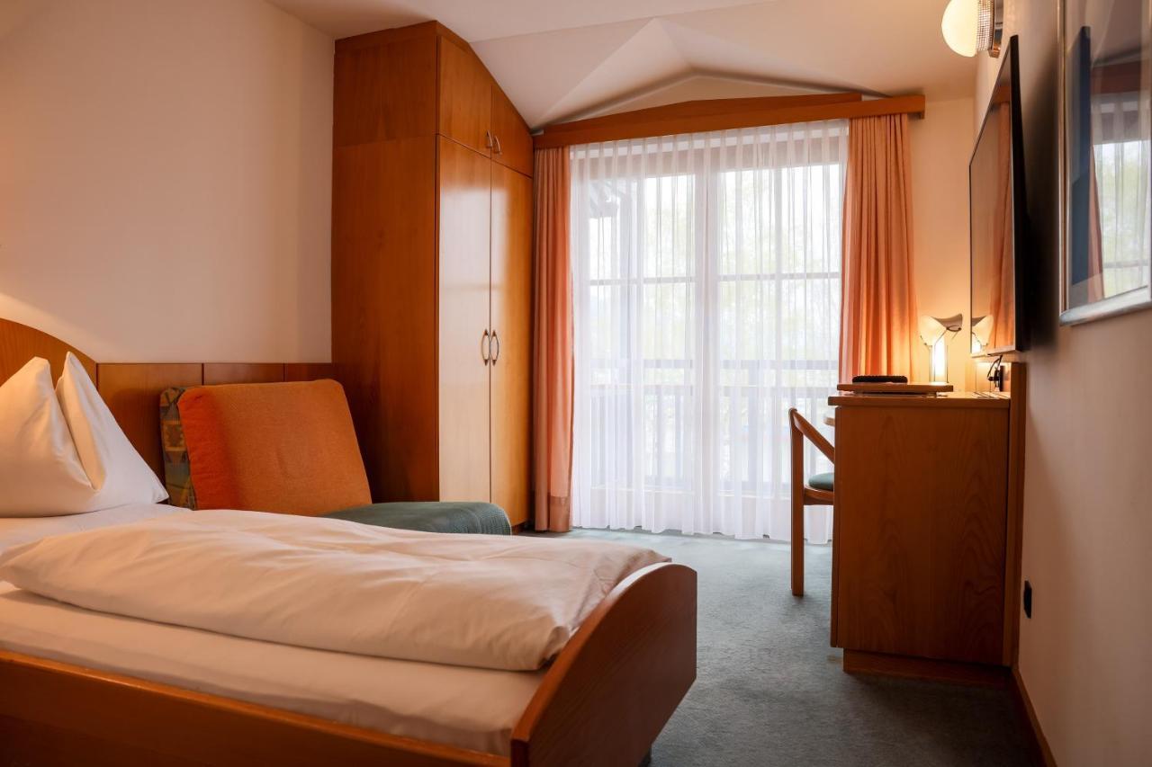Hotel Edlingerwirt - Sauna & Golfsimulator Inklusive シュピッタール・アン・デア・ドラウ エクステリア 写真