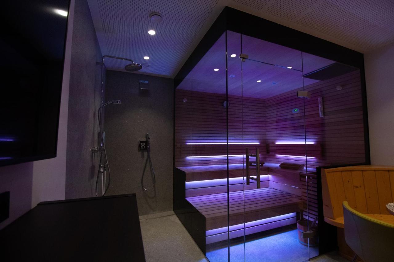 Hotel Edlingerwirt - Sauna & Golfsimulator Inklusive シュピッタール・アン・デア・ドラウ エクステリア 写真